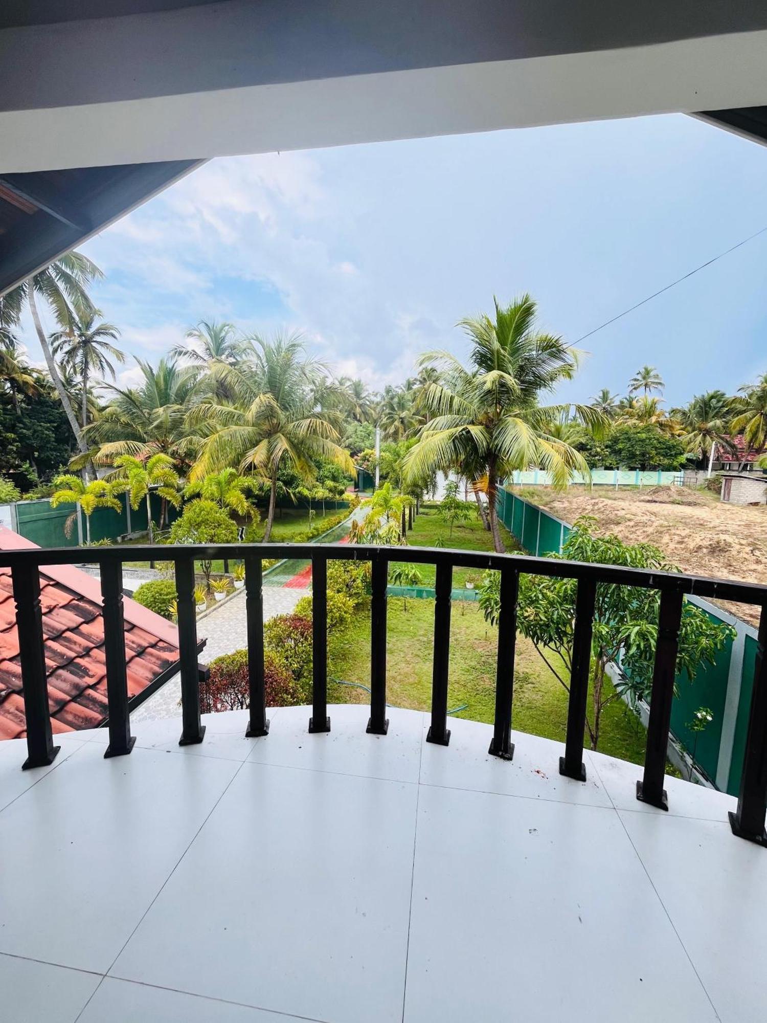 Salamon Chilaw Beach Vila Eksteriør billede